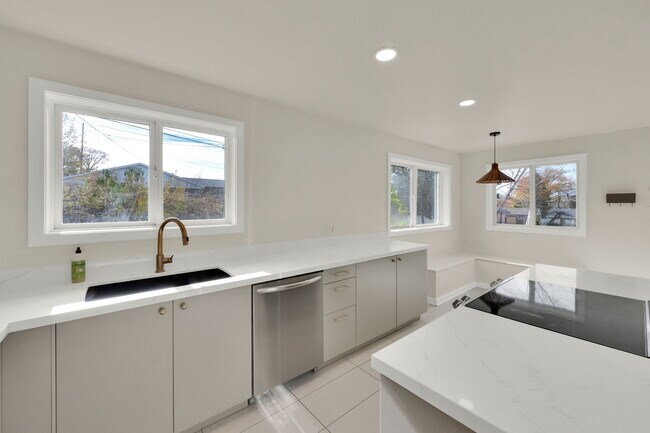 Foto del edificio - 60 E 1700 S