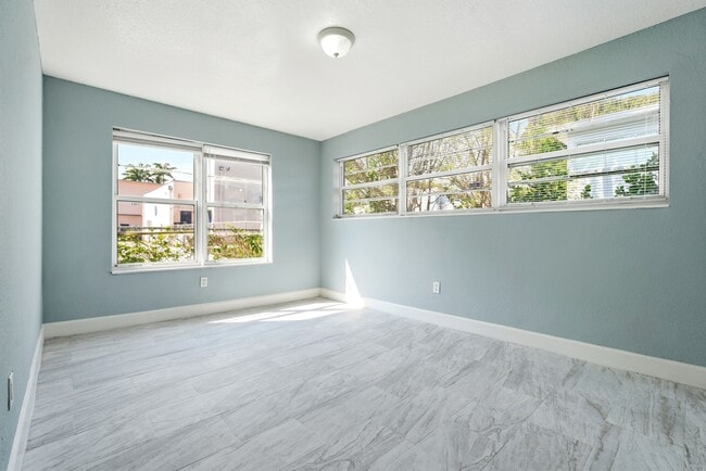 Building Photo - 7530 Dickens Ave