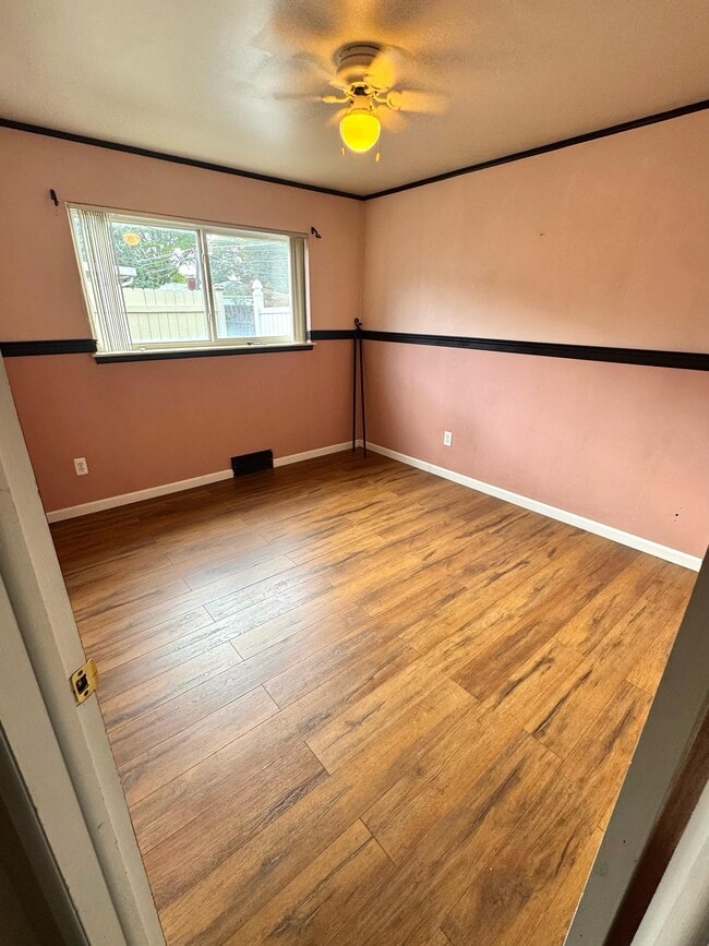 Building Photo - 29415 Cunningham Dr