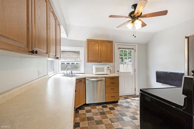 Building Photo - 3 br, 1 bath House - 1706 Homecrest Ave