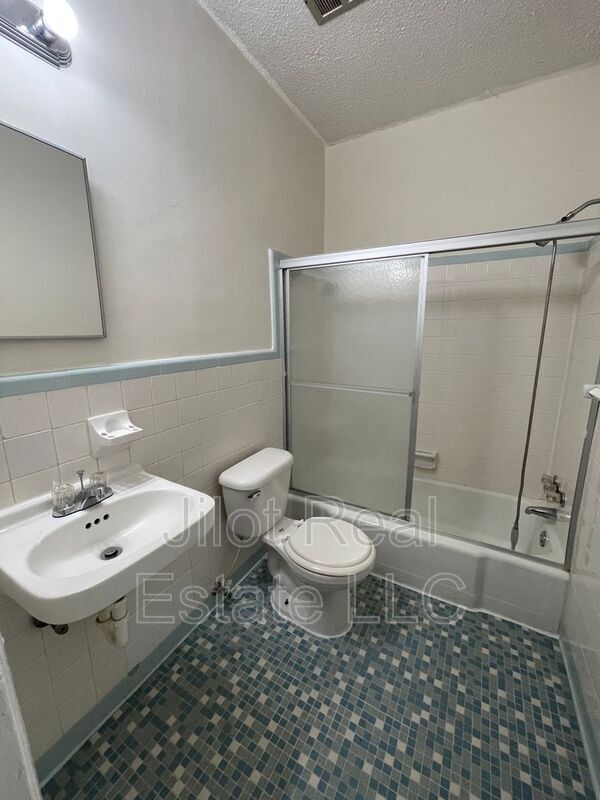 Foto del edificio - 496 Holderness St SW