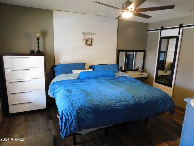Foto del edificio - 3561 W Galveston St