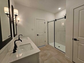 Building Photo - 8426 Tranquil Bay Ct