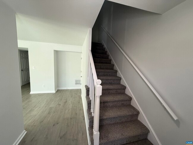 Foto del edificio - 120 Georgetown Green