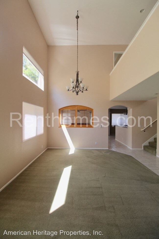 Building Photo - 10886 Caminito Colorado