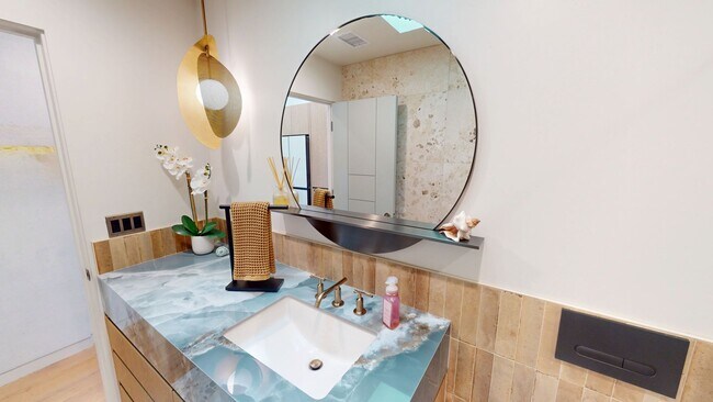 Foto del edificio - Elevated Living Fully Furnished