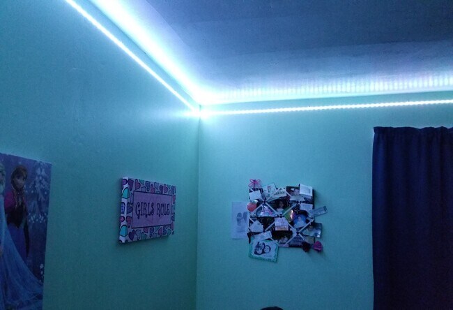 Building Photo - 133 N Walnut St