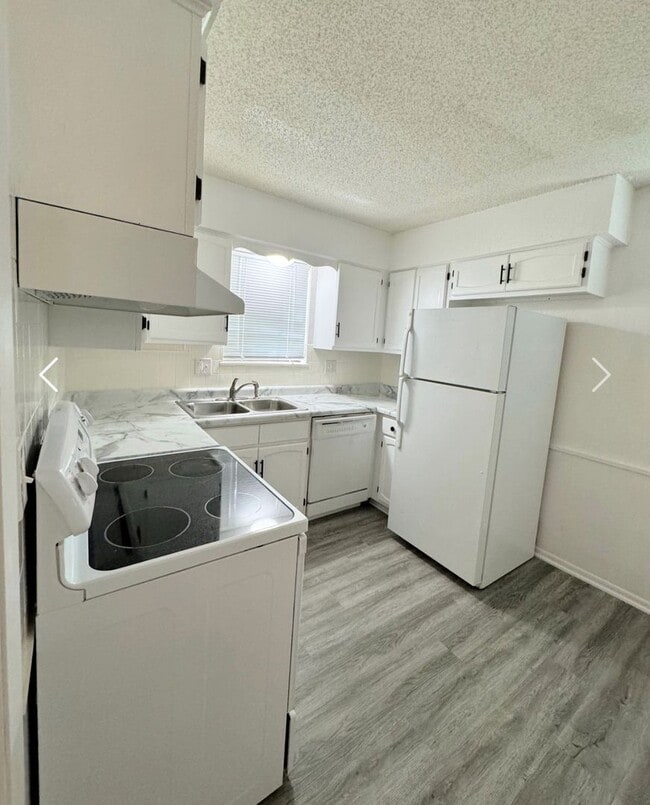 Building Photo - Cozy 2 bedroom, 1 bath in Independence!
