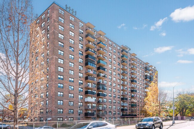 Hutchinson Parkway Apartments