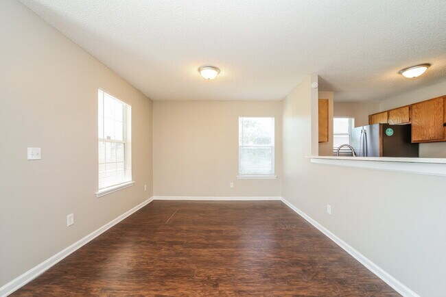 Foto del edificio - 1557 E 30th St