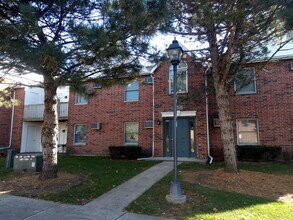 Building Photo - 1372 Cunat Ct