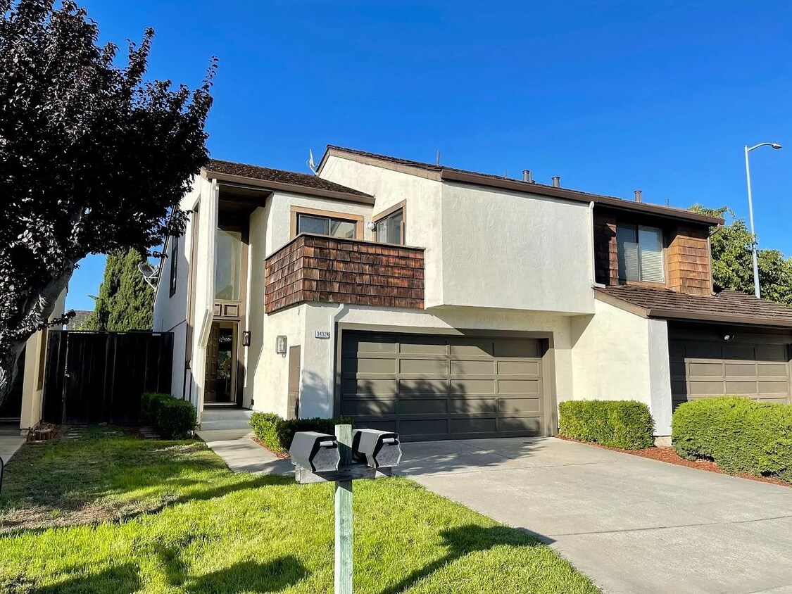 34924 Belvedere Terrace, Fremont, CA 94555 Townhome Rentals in