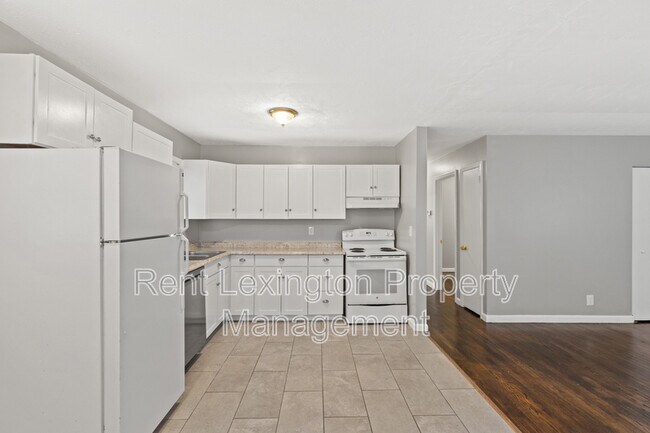 Building Photo - 328 Harvard Dr