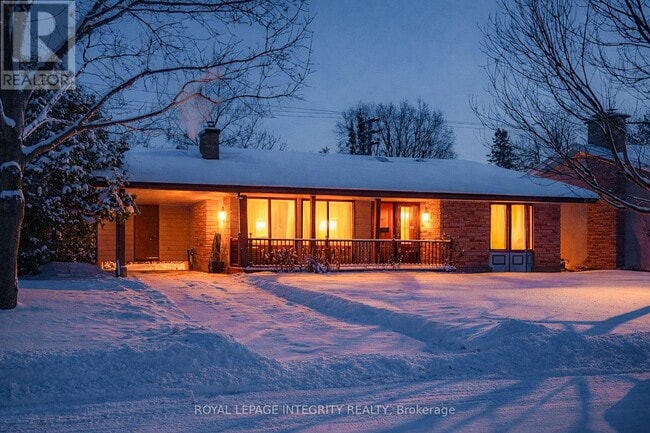 Building Photo - 2681 Norberry Crescent