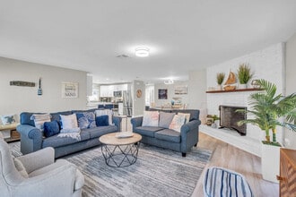 Building Photo - 612 106th Ave N