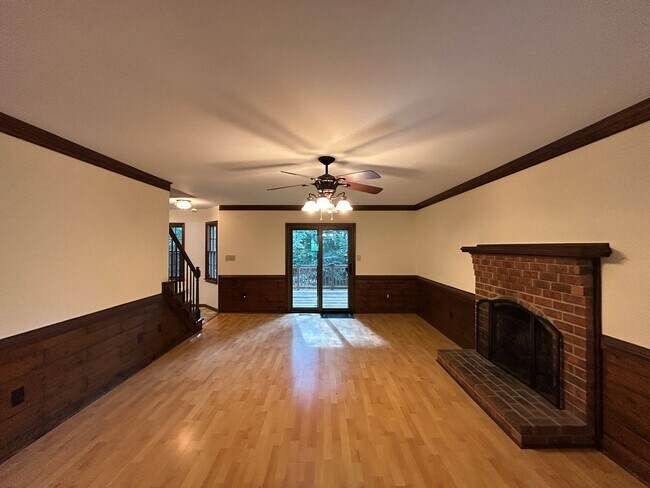 Building Photo - 7502 Native Dancer Dr