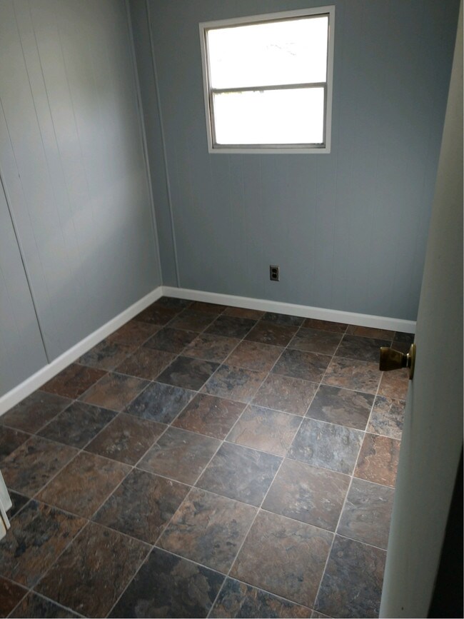 Building Photo - 126 Lenoir Ave