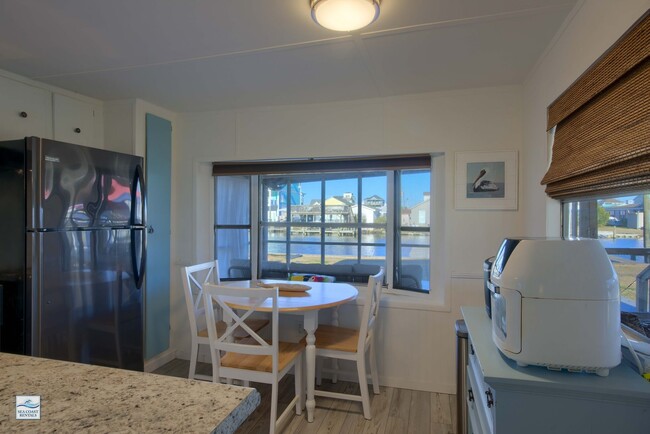 Building Photo - FURNISHED OFF-SEASON SHORT TERM RENTAL (UTILITIES INCLUDED w CAP)