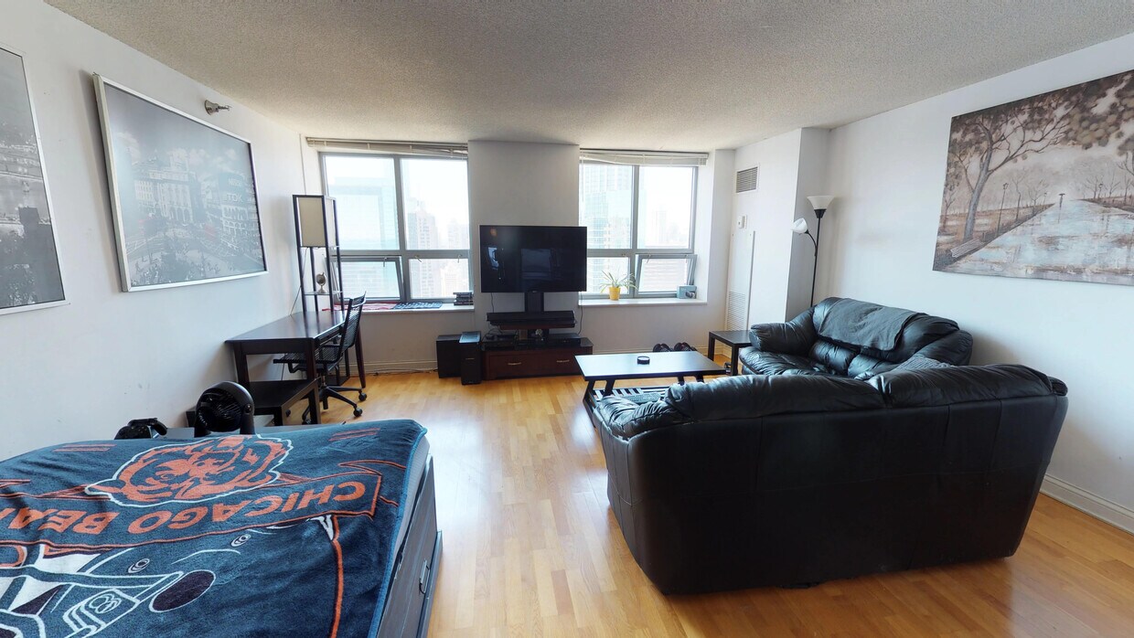 Foto principal - 474 N Lake Shore Dr