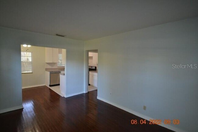 Foto del edificio - 2801 Sanders Dr