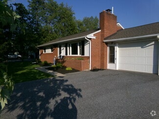 Building Photo - 2052 Miller Rd