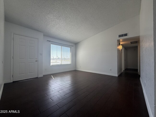 Building Photo - 564 S Creston