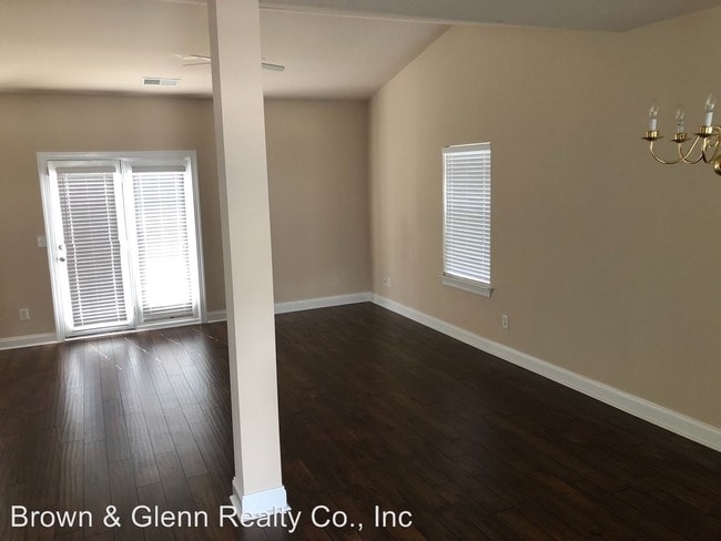 Building Photo - 3 br, 2 bath House - 4820 Water Ct.