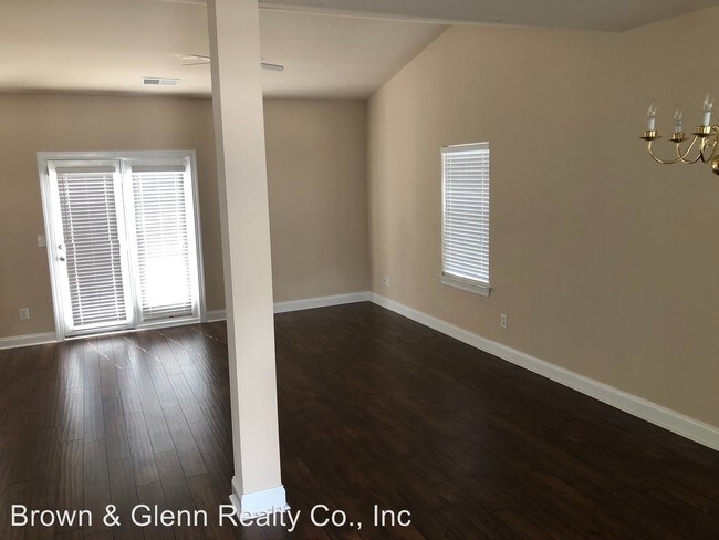 Foto del edificio - 3 br, 2 bath House - 4820 Water Ct.