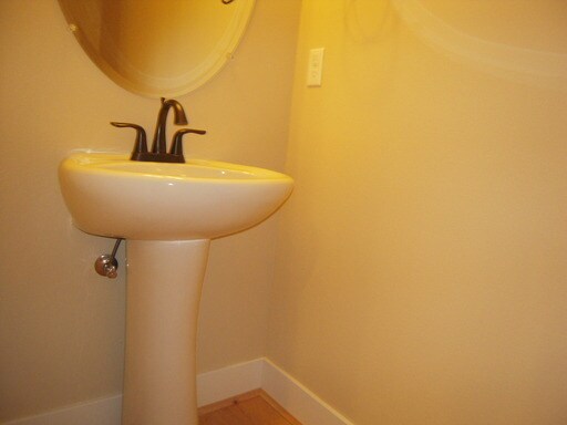 Foto del edificio - Beautiful 4 Bedroom Home Great Location