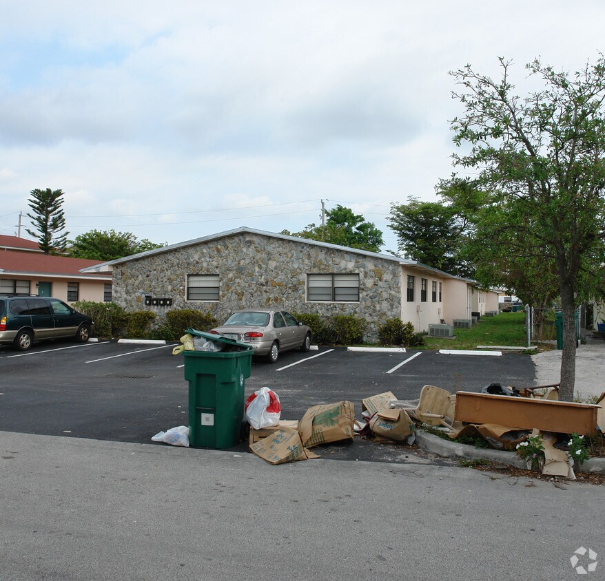 Foto del edificio - 7371 NW 35th St