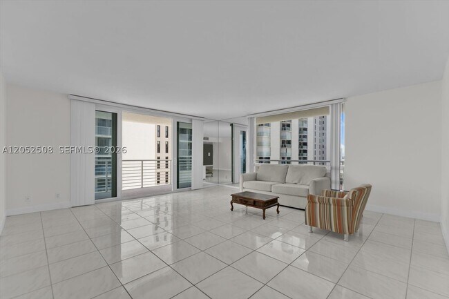 Foto del edificio - 812 Briny Ave