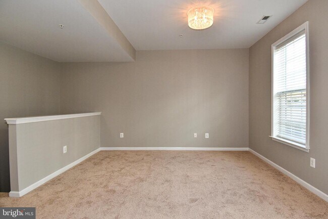 Building Photo - 2627 Osprey Way S