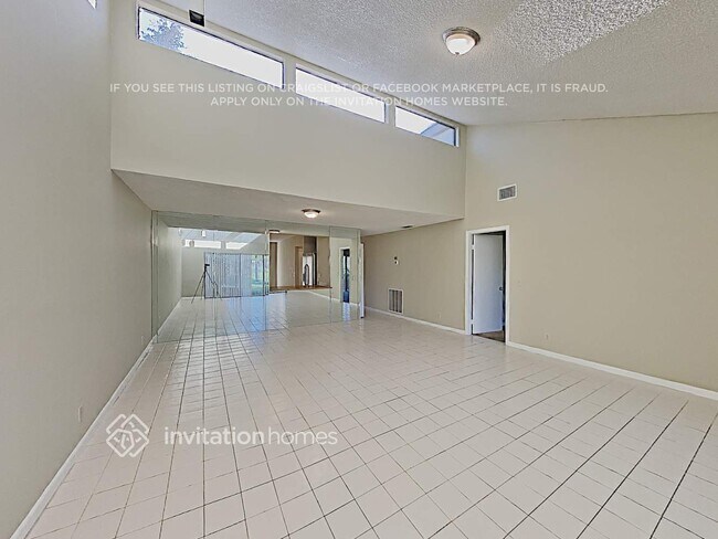 Foto del edificio - 381 Wildwood Ln E
