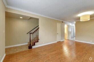 Building Photo - 37 Harkness Ave