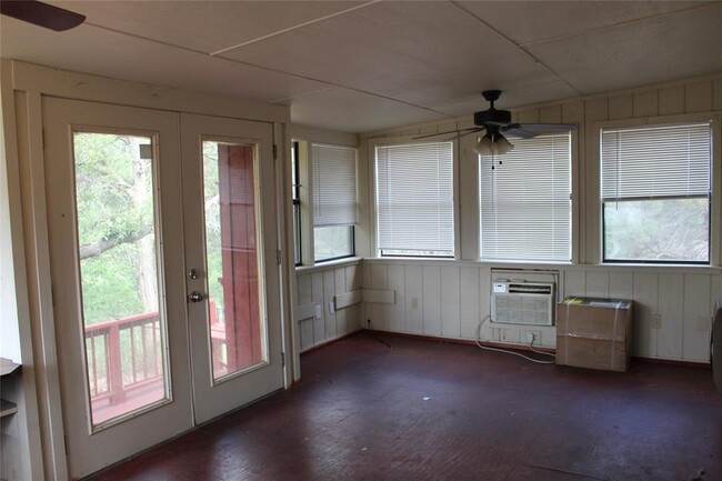 Building Photo - 231 N Park Rd