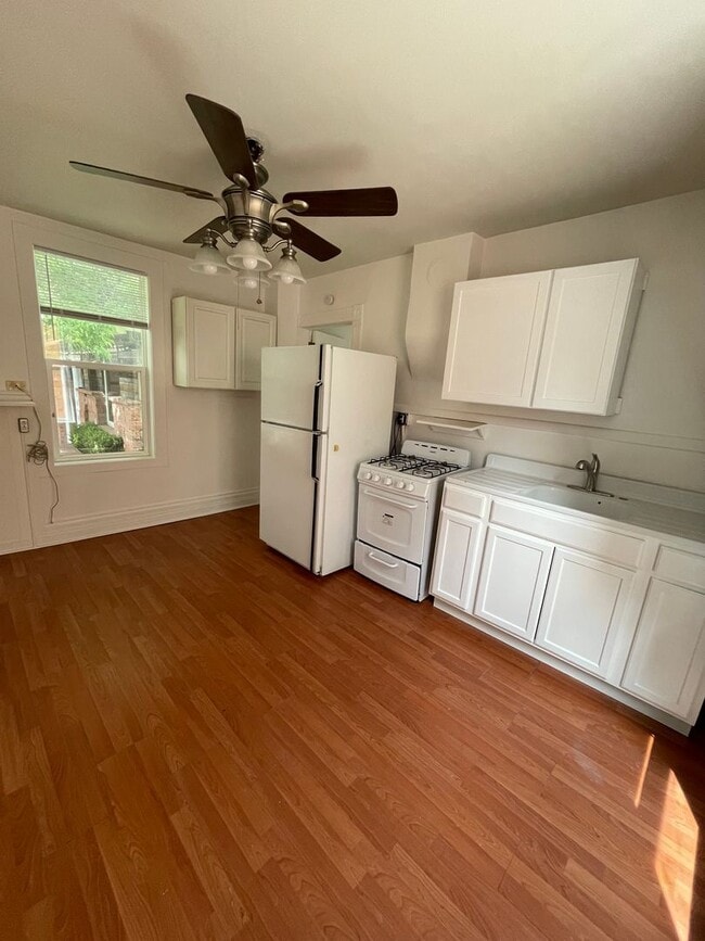 Building Photo - One Bedroom One Bath apartment in Downtown Glenwood Springs