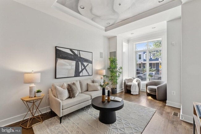 Foto del edificio - 652 L St NE