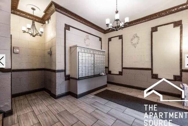 Photo - 1164 N Dearborn St Apartment