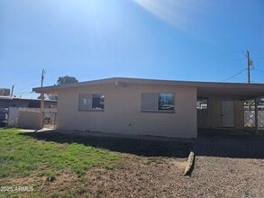 Building Photo - 200 W Brown Dr