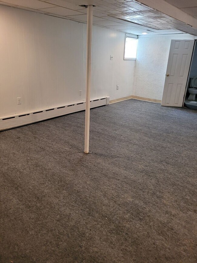 Foto del edificio - Renovated 3BR on Quiet Block *Stenton