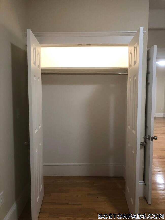 Foto del edificio - 408 Neponset Ave