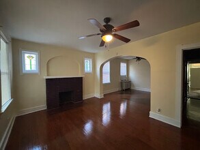Building Photo - 4922 Winona Ave