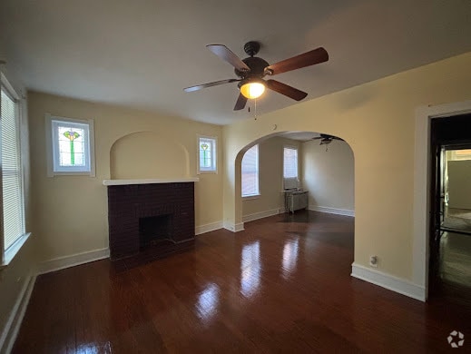 Building Photo - 4922 Winona Ave