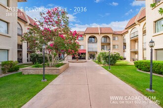Building Photo - 3033 E Devonshire Ave