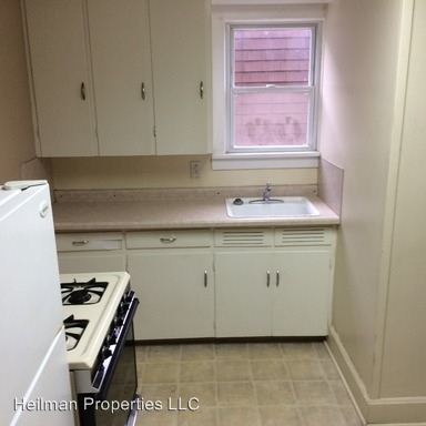 Building Photo - 1336 S Oak Ave