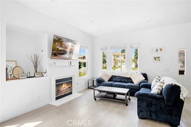 Building Photo - 6757 Royal Crest Ct