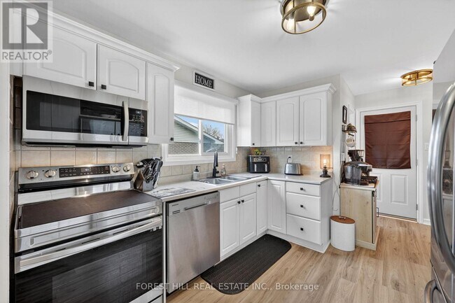 Photo du bâtiment - 172 Ellwood Dr E