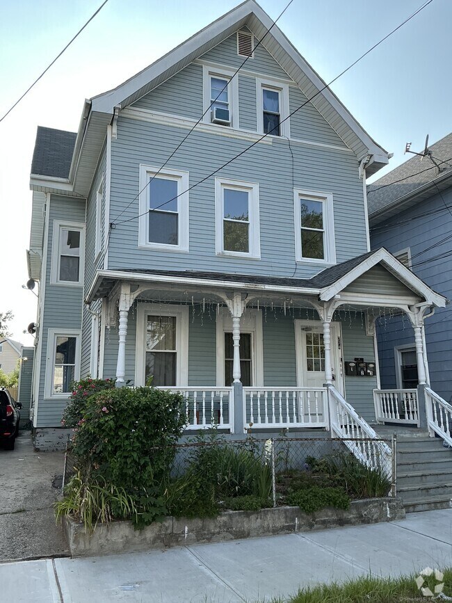 Building Photo - 274 Lloyd St