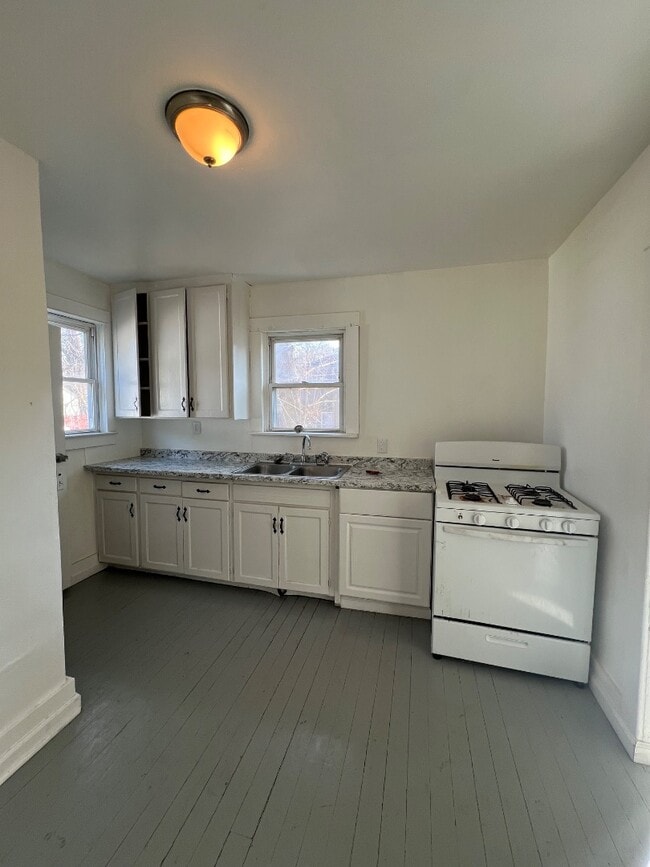 Foto del edificio - 2272 Avon St