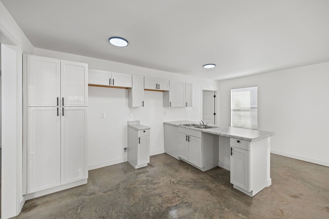 Photo - 2853-2855 CHOCTAW AVE House